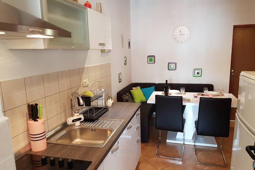 Apartments Kristina Fazana D Экстерьер фото