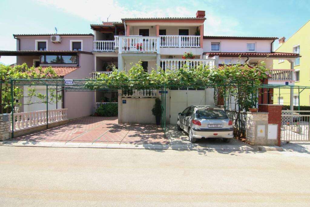 Apartments Kristina Fazana D Экстерьер фото